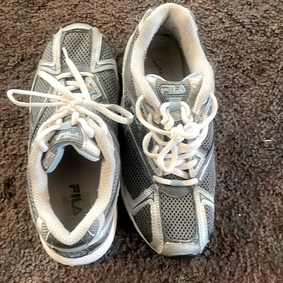 Was told these were nwot FILAS . Sz7 1/2 great shape reposh due to wrong size.. - Picture 1 of 4